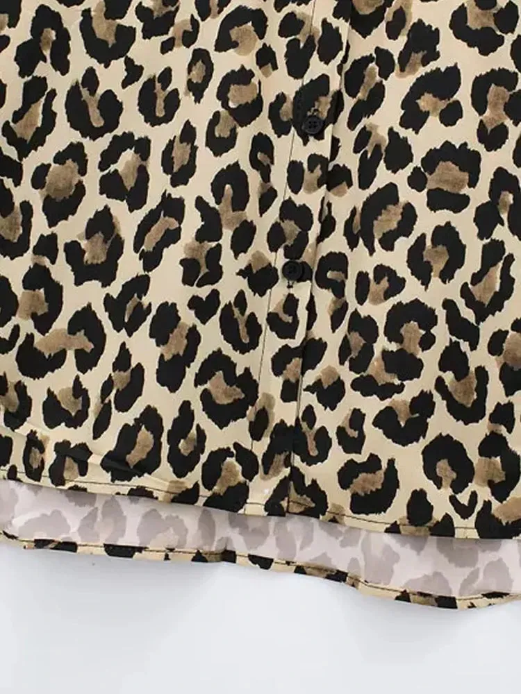 Vera | Chic Leopard Print Button-Up Blouse