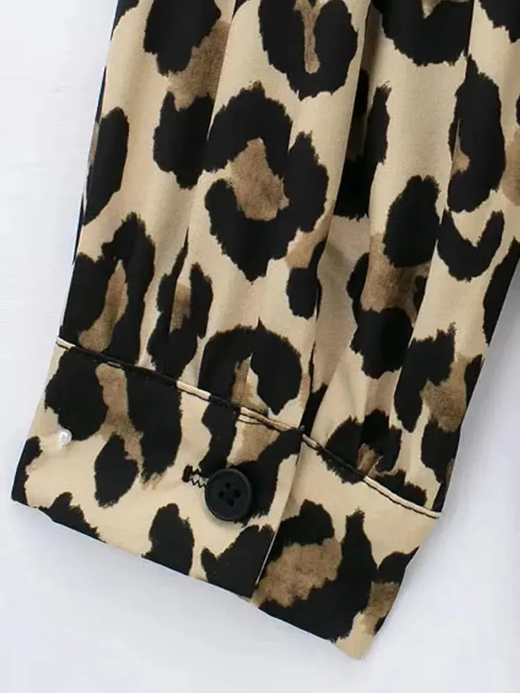 Vera | Chic Leopard Print Button-Up Blouse