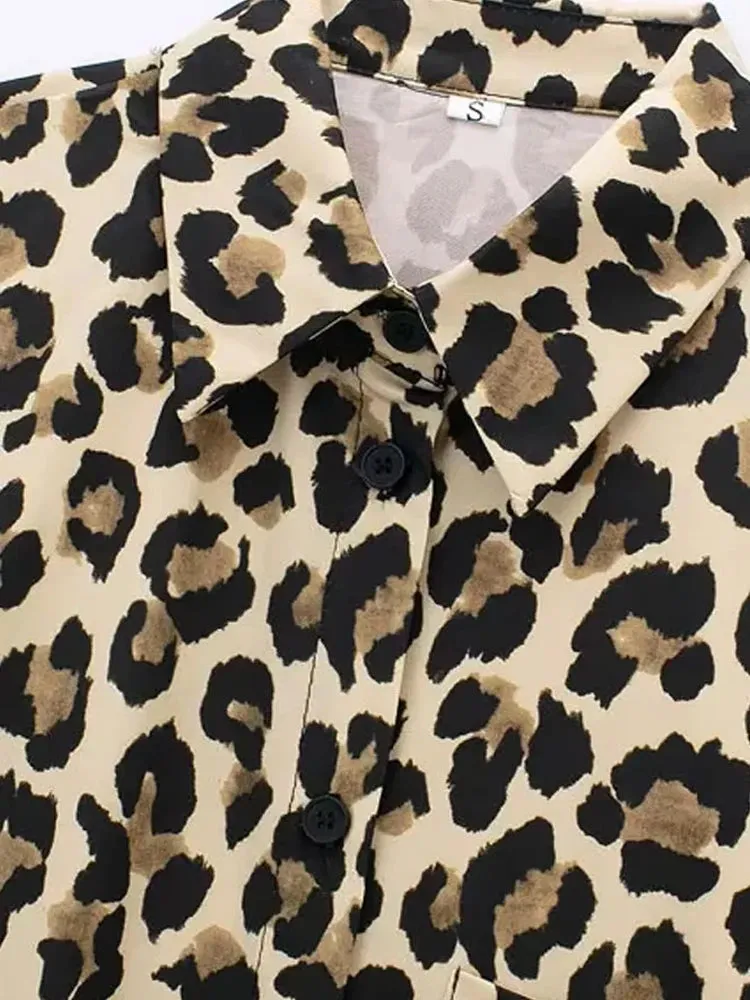 Vera | Chic Leopard Print Button-Up Blouse